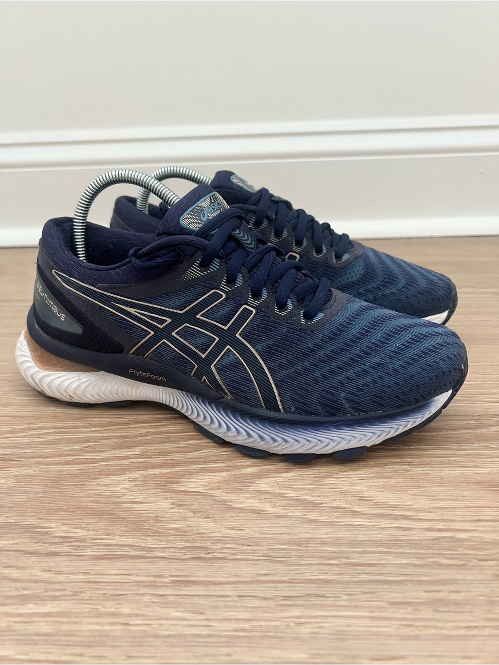 Asics Gel Nimbus 22 Women’s Size 6.5 Navy Blue Running Shoe Low Top 1012A587